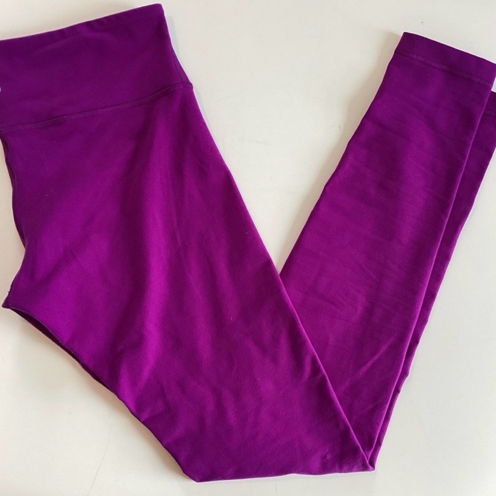Lululemon Athletica Vibrant Purple Leggings size 8